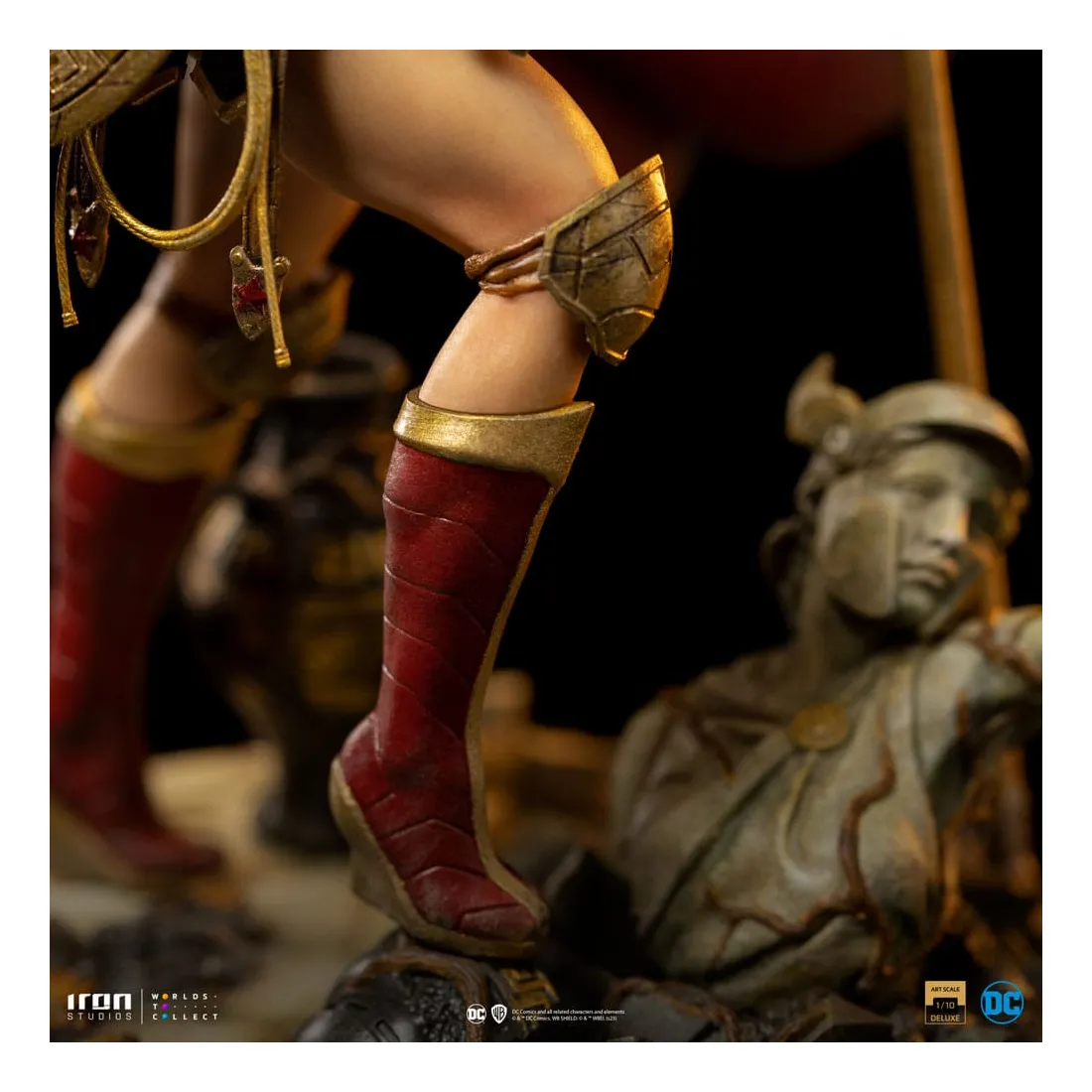 Art Scale 1/10 Wonder Woman Unleashed Deluxe Figure | DC Comics Figure |  Iron Studios