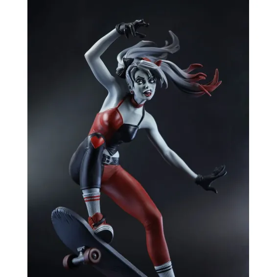 DC Comics - Harley Quinn: Red White & Black - Figura Harley Quinn by Ivan Tao PREPEDIDO McFarlane Toys - 3